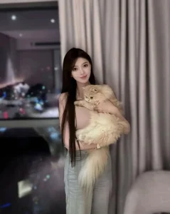Nhan Sac Model Diep Kha: Beauty and Fashion Icon Insights - image 0