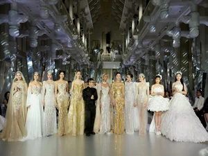 Quyen Linh's Daughter Steals the Spotlight: From Runway Glam to Everyday Elegance - image 2
