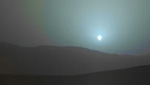 Why Is the Night Sky on Mars Eerily Blue? The Science of Martian Sunsets - image 1