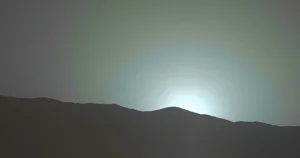 Why Is the Night Sky on Mars Eerily Blue? The Science of Martian Sunsets - image 3