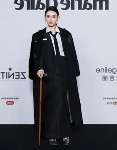 Liu Yifei Stuns in Corset-Style Fashion: The 'Fairy Sister' Modern Look - image 2