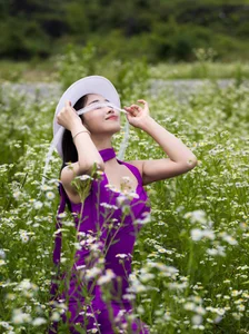 Elegant Visual Arts: YiTuYu Art Language Vol.4750 with Model Lu Lu - image 2