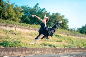 YiTuYu Vol.8671: Duo Duo – Graceful Charm and Pensive Moments in Nature - image 20