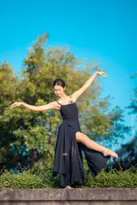 YiTuYu Vol.8671: Duo Duo – Graceful Charm and Pensive Moments in Nature - image 21