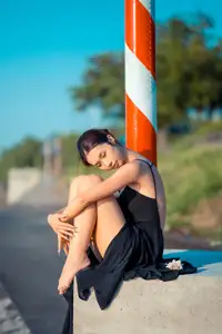 YiTuYu Vol.8671: Duo Duo – Graceful Charm and Pensive Moments in Nature - image 5