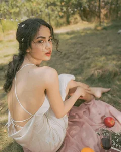 Elegant Beauty: Stunning Vietnamese Girl Portrait Collection Pack 19 - image 37