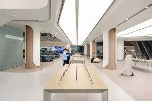 Inside the Stunning Huawei Flagship Store: A Fusion of Tech and High-End Design - image 7