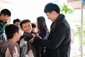 Duyen Dang Ngoai Thuong 2023: A Heartwarming Charity Journey to Lang Son Children's Village - image 2