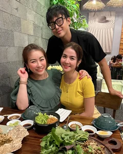 Model Le Thuy and Husband Do An Celebrate a Decade of Love and Marriage - image 8