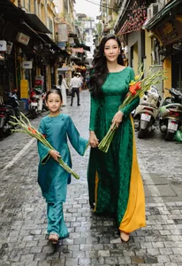Model Le Thuy and Husband Do An Celebrate a Decade of Love and Marriage - image 1