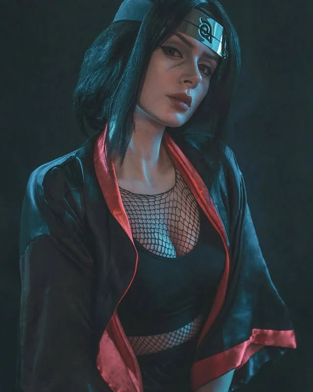 Viral Cosplay Gallery: Social Media Star with 1 Million Followers Amazes Fans