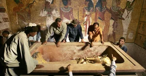 Unveiling the Secrets of Tutankhamun: Experts Shocked by Unimaginable Findings Inside the Tomb - image 1
