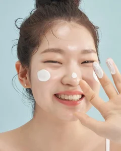 5 Common Skincare Mistakes That Are Actually Ruining Your Complexion - image 2