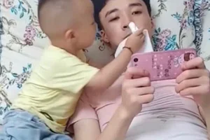 Wife Shocked After Checking Home Camera While Husband Watches Their Son - image 2