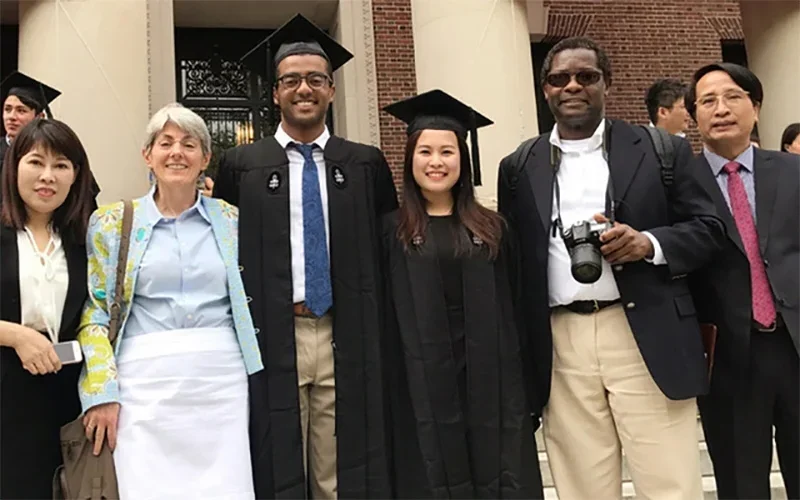 Vietnamese Tiger Mom Raises Two Harvard Graduates with Discipline