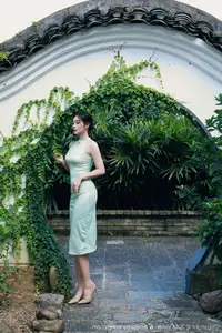 Nan Qiao: Graceful Charm in Jade Green Cheongsam - XiuRen No.10538 Collection - image 30