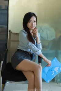 Modern Professionalism in IESS SXJ No.1887 with Model Xiao Jie - image 19