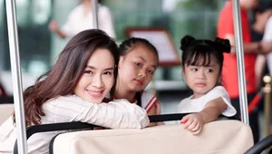 Actress Hong Diem’s Daughters Grow Up: From Roommates to Beautiful Young Ladies - image 0
