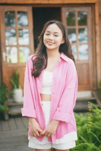 Actress Hong Diem’s Daughters Grow Up: From Roommates to Beautiful Young Ladies - image 5