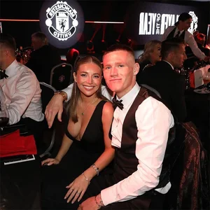 Inside the Romance of Manchester United's Clutch Star Player - image 8