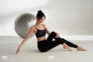 Wang Churan Elegant Minimalist Bra Top AI Art Lookbook: Stunning Fashion Photography and Modern Aesthetic Inspiration for the Contemporary Woman - image 2