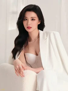 Wang Churan Elegant Minimalist Bra Top AI Art Lookbook: Stunning Fashion Photography and Modern Aesthetic Inspiration for the Contemporary Woman - image 5