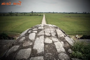 The Feng Shui Curse and the Mystery of the Ho Dynasty Citadel - image 10