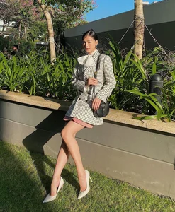 10 Chic Mini Skirt Outfit Ideas Inspired by Vietnamese Celebrities - image 9