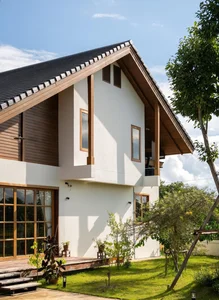 The Art of Slow Living: A Modern Sloped Roof Sanctuary to Witness All Four Seasons - image 4