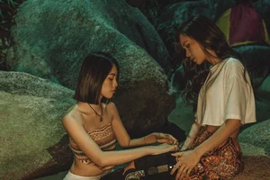 Beauty Queens on Screen: Tieu Vy’s Cinematic Appeal vs H'Hen Nie’s Debut - image 1