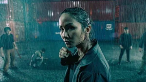 Beauty Queens on Screen: Tieu Vy’s Cinematic Appeal vs H'Hen Nie’s Debut - image 4