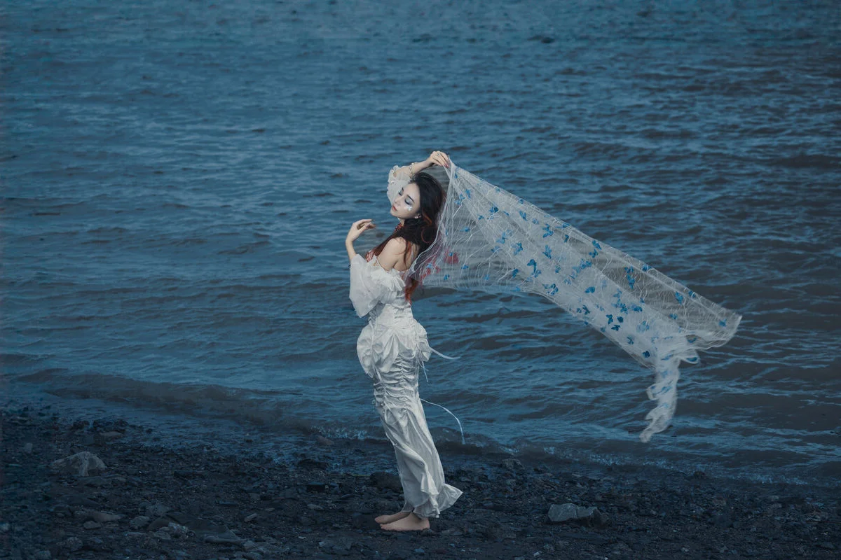 Modern Portraiture: YiTuYu Art Language Vol.7257 Featuring Lin Lang
