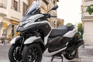 Yamaha Tricity 300 2026 Debuts: The Three-Wheeled Scooter With Car-Like Airbags - image 7