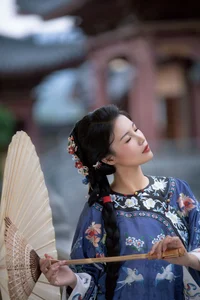 Timeless Elegance: Xin Xin in YiTuYu Art Language Vol.8883 - image 1