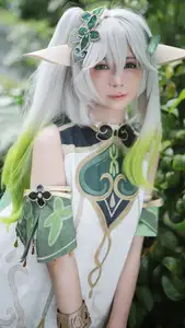 Enchanting Nahida Cosplay by Coser Uesugi Erika: A Divine and Playful Transformation! - image 3