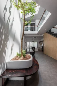 30 Innovative Mezzanine Designs for Small Townhouses with Greenery - image 19