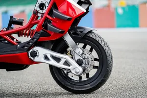 Italjet Dragster 300: The Italian 'Super Scooter' Makes Its Debut in Vietnam - image 8