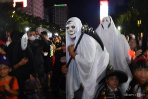 Vibrant Halloween Parade: Thousands Join Costume Festivities on the Walking Street - image 11