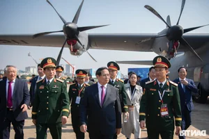 Prime Minister Pham Minh Chinh Inspects Advanced Military Technology at Vietnam International Defense Expo 2024 - image 11