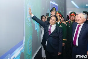 Prime Minister Pham Minh Chinh Inspects Advanced Military Technology at Vietnam International Defense Expo 2024 - image 8