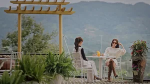 Yen Dan Radiates Sweetness in Her Latest Role for Going to the Sunny Land - image 0
