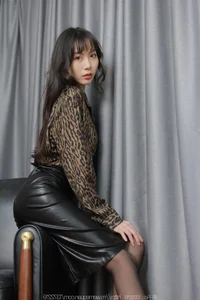 IESS Tuan Tuan Showcases Bold Golden Leopard Print in Latest Fashion Gallery - image 68