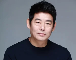 Outstanding South Korean Actors Born in the Year of the Dragon - image 22