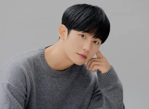 Outstanding South Korean Actors Born in the Year of the Dragon - image 16