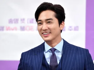 Outstanding South Korean Actors Born in the Year of the Dragon - image 39