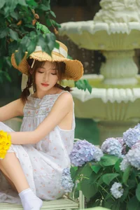 YiTuYu Art Language Vol.6751: Graceful Expressions by Yu Er - image 1