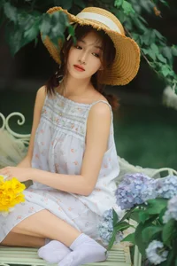 YiTuYu Art Language Vol.6751: Graceful Expressions by Yu Er - image 2