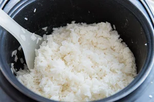 H’Hen Niê’s Beauty Secret: Using Kitchen Scraps for Radiant, Glowing Skin - image 6