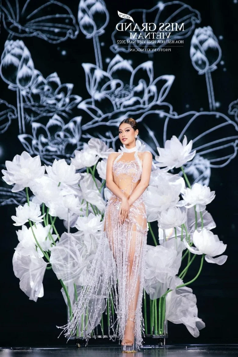 Miss Doan Thien An Shines Bright in Stunning Traditional Vietnamese Costumes
