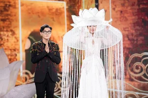Miss Doan Thien An Shines Bright in Stunning Traditional Vietnamese Costumes - image 7